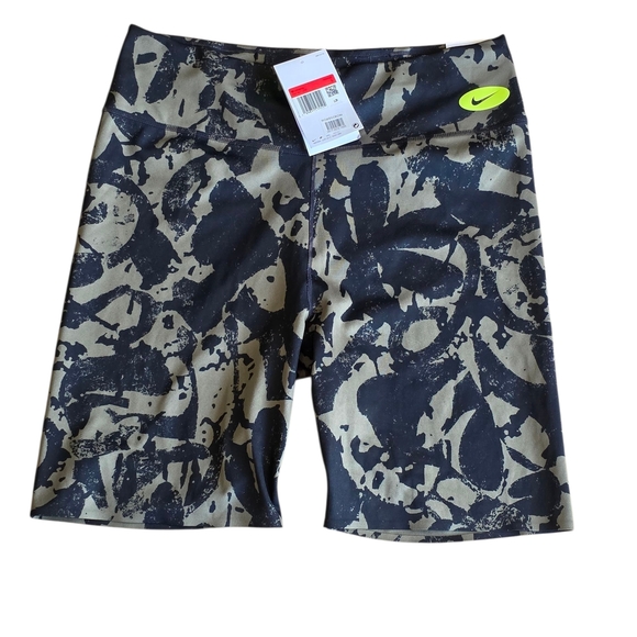 Nike One Luxe Dri-Fit Bike Shorts – Ash Green Size Large 7" Length - Picture 2 of 6